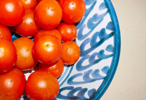 artisan bowl with cherries tomatoes - Photo, Image