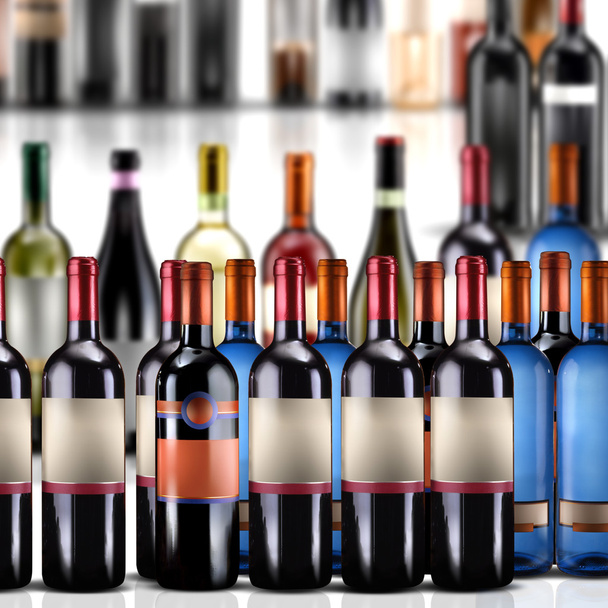şarap şişeleri - Fotoğraf, Görsel