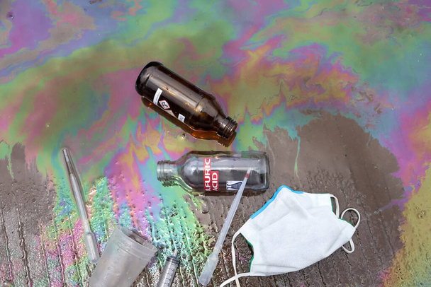 工場内の化学廃棄物や環境破壊 - 写真・画像