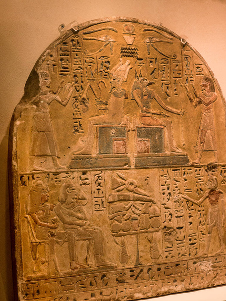 Ägyptische Stelen oder Markersteine. Keine Urheberrechtsprobleme mit diesem 4000 Jahre alten Exponat im Ägyptischen Museum in Turin Italien. Aufgrund seines Alters wird es nach EU-Recht als gemeinfrei eingestuft. Die Exponate in diesem Museum wurden 1833 in Ägypten erworben - Foto, Bild