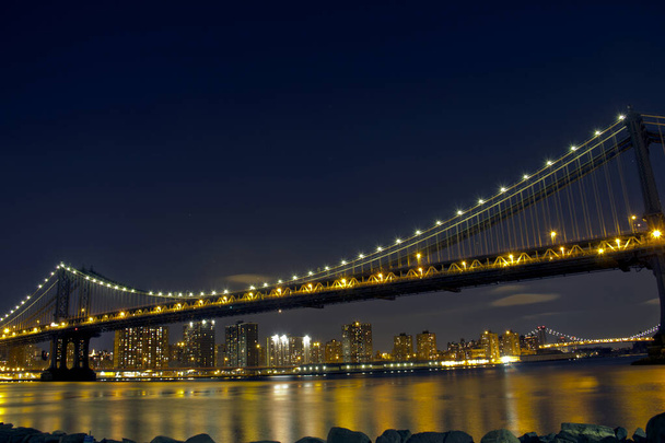 Манхеттенський міст і нижній Манхеттен, Нью-Йорк, США - Фото, зображення