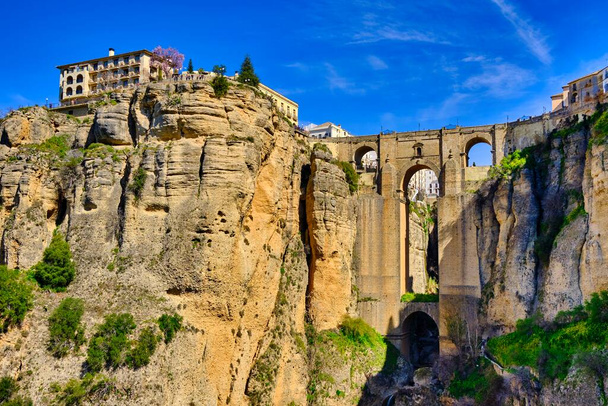 Ronda Roma köprüsünün görüntüsü - Fotoğraf, Görsel