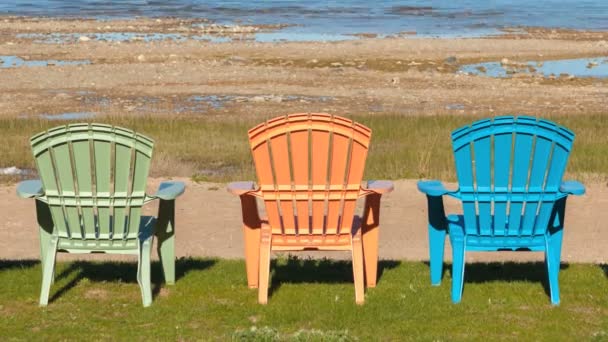 barevné židle při západu slunce - Záběry, video