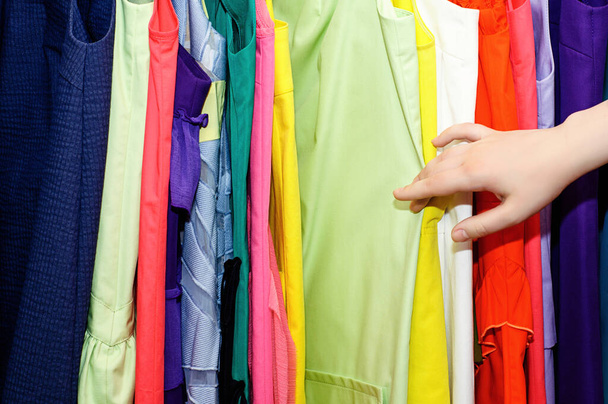 Vaatteet Shop puku mekko Muoti Store Style Concept - Valokuva, kuva