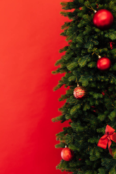 i rami di Natale mangiarono su posto di anno nuovo per iscrizione come sfondo - Foto, immagini