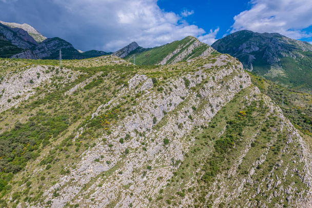 Alpy Dynarskie w Czarnogórze - widok z miejscowości Stari Bar w pobliżu miasta Bar - Zdjęcie, obraz