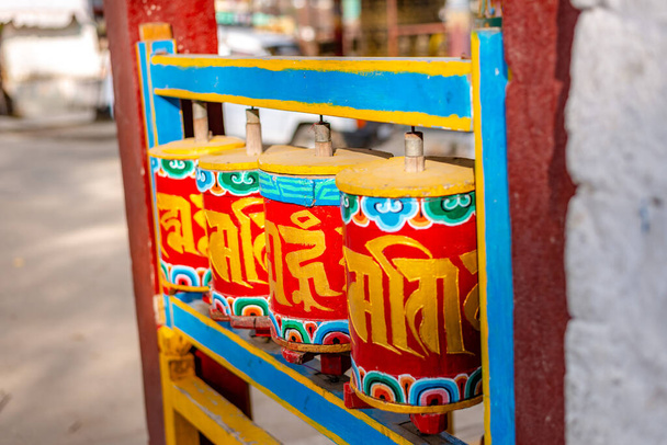 fotografie buddhistického modlitebního kola Klášter Tawang v Arunachalu - Fotografie, Obrázek
