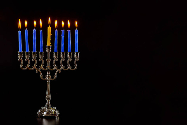 Velas Menorah Hanukkah com feriado judaico tradicional candelabro com velas - Foto, Imagem