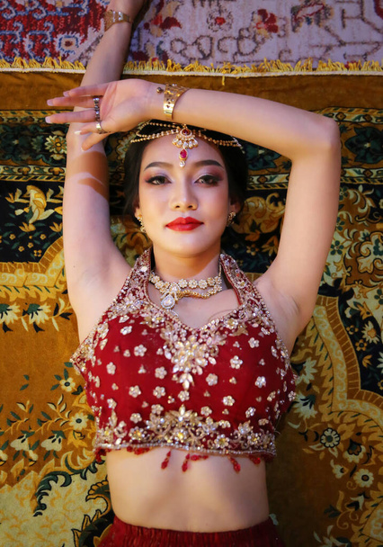 beautiful women sari costume portrait. - Foto, Imagem