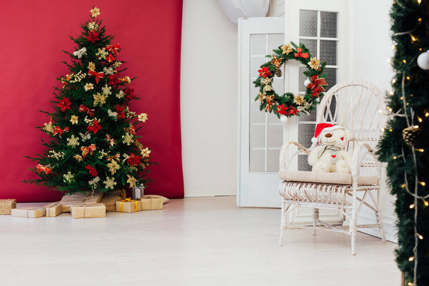Christmas tree with gifts interior decor for the new year - Fotoğraf, Görsel
