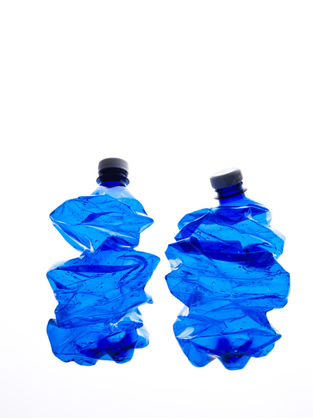 blauwe plastic flessen - Foto, afbeelding