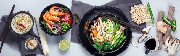 Různá asijská jídla. Asijský koncept jídla. Čínská nebo thajská kuchyně. Horní pohled, kopírovací prostor - Fotografie, Obrázek