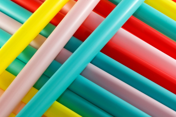 Pajitas de plástico de colores
 - Foto, Imagen