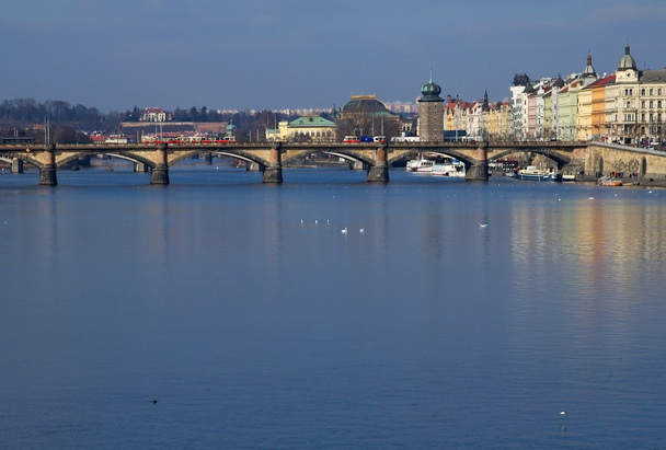 Praga e le sue vecchie case, il fiume Moldava e ponti
 - Foto, immagini