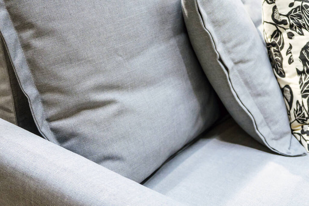 Подушка на диване, Гостиная  - Фото, изображение