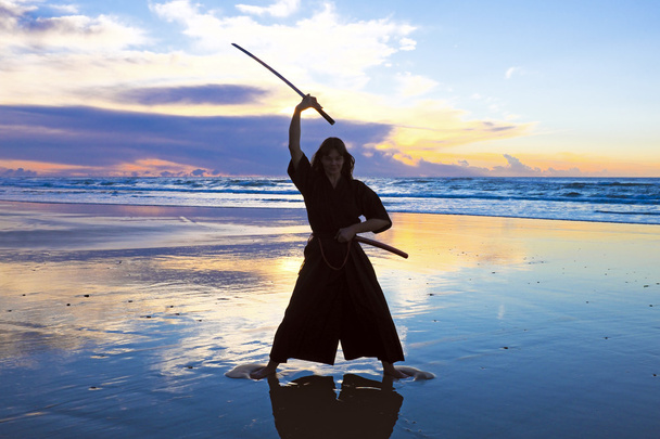 самурай жінок з японським мечем - Фото, зображення