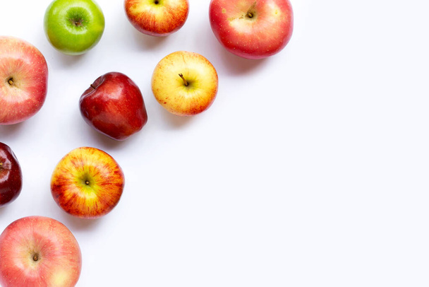 Ripe apples on white background. Top view - Foto, Bild