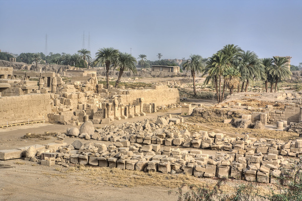 Ruinas en el templo de Karnak
 - Foto, Imagen