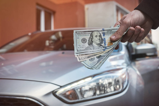 Concepto para comprar o alquilar un coche nuevo. concepto de financiación - Foto, imagen