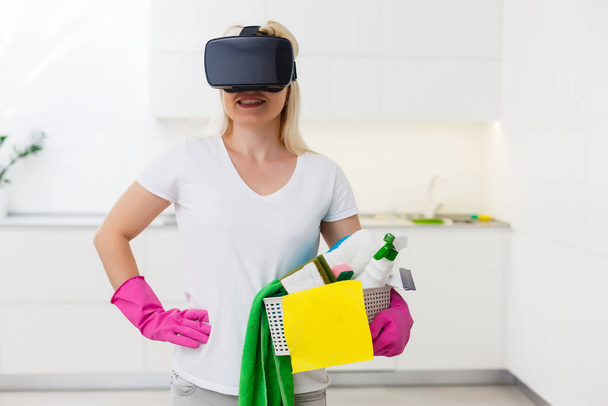 woman cleaning house with virtual glasses - Photo, Image