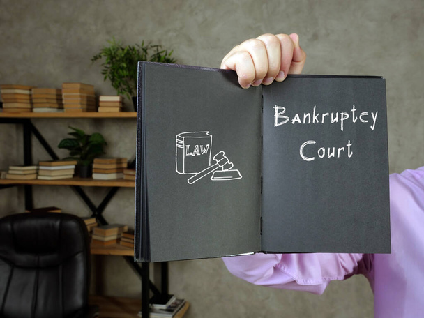 Inscripción del Tribunal de Bancarrota en el papel - Foto, imagen