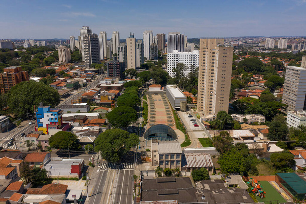 Antenninäköala Sao Paulon kaupunkiin. Sao Paulo kaupunki, Santo Amaro katu, Brasilia. - Valokuva, kuva