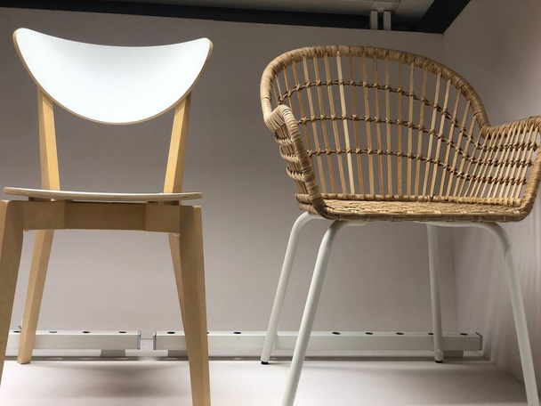 székek otthon bútorok egy bútorboltban - Fotó, kép