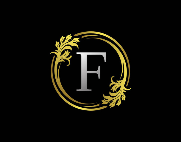 Luxusní kroužek F Letter Květinové logo. Royal Gold F Swirl Vector Icon. - Vektor, obrázek