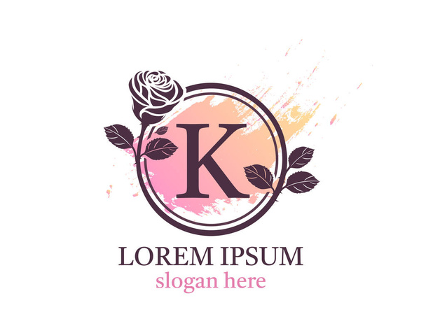 Logo monogramu K. Kruh květinový styl s krásnými růžemi. Ženský design ikon. - Vektor, obrázek