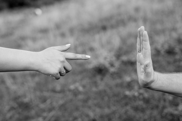 esquema de apretón de manos y distanciamiento en la psicología y la ciencia del lenguaje corporal - kinésicos y takésicos - Foto, Imagen