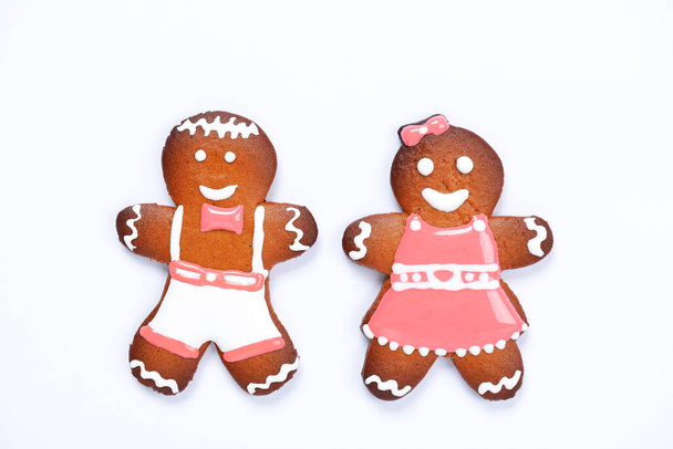 The hand-made eatable gingerbread little men on white background - Fotografie, Obrázek