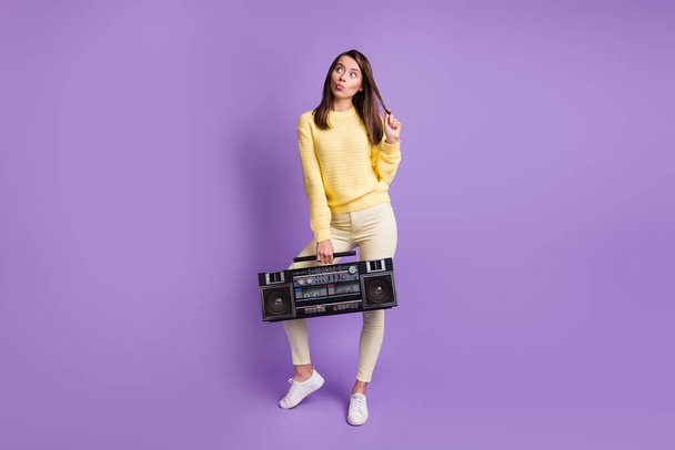 Full length body size photo of dreamy girlfriend sending air kiss with plump pouted lips keeping boombox isolated on bright violet color background - Fotografie, Obrázek