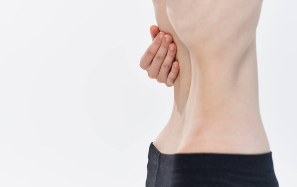 スリム女性の狭い腰黒レギンスカロリー肋骨anorexia食事 - 写真・画像