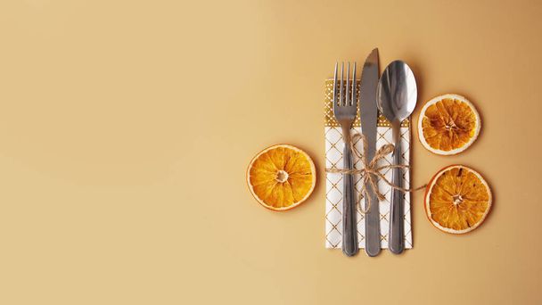 Setting of table with dry orange - Valokuva, kuva