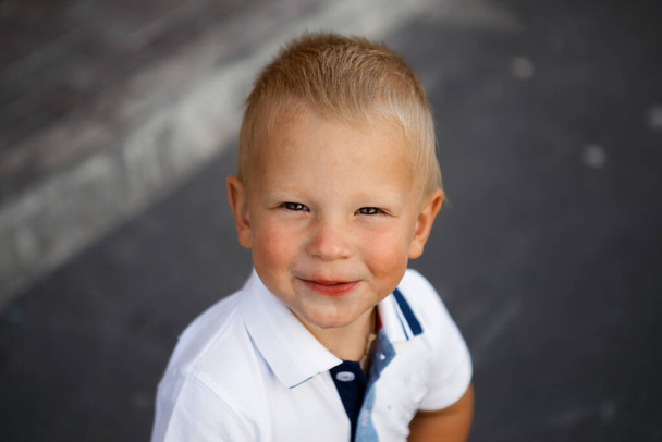 close-up portrait of a cheerful funny boy 2020 - Foto, Imagem