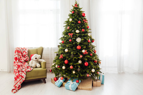 krásný vánoční stromek s dárky dekor nový rok - Fotografie, Obrázek