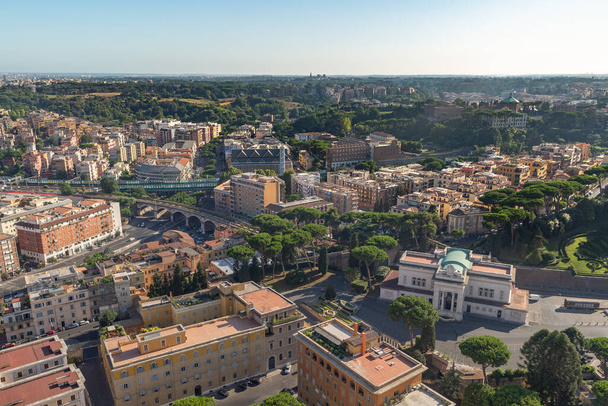 ローマイタリア住宅街と郊外 - 写真・画像