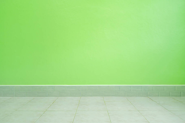 Zelený prázdný interiér zeď pozadí prázdný prostor studio pro zobrazení produktu reklamní plakát webové stránky šablony tapety pozadí. - Fotografie, Obrázek