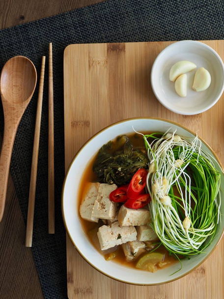 韓国料理天然チャイブ大豆ペーストスープ - 写真・画像