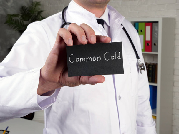 Koncepcyjne zdjęcie o Common Cold z tekstem pisanym - Zdjęcie, obraz