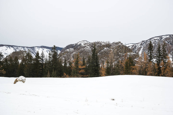 Kilátás Ulagan Highlands Altay hegyek télen, Szibéria, Oroszország - Fotó, kép