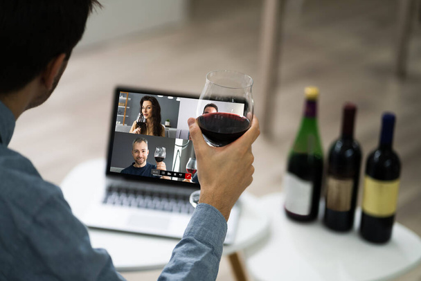 Virtual Wine Tasting Event Party On Laptop - Zdjęcie, obraz