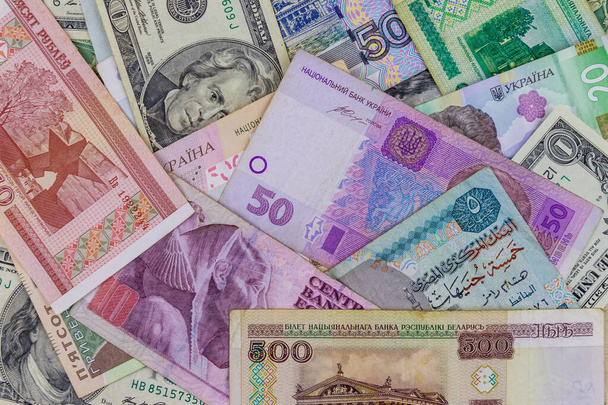 ABD dolarları, Rus rublesi, Beyaz Rusya rublesi, Mısır sterlini ve Ukrayna hrivniası - Fotoğraf, Görsel