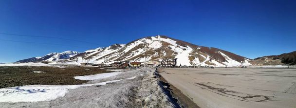 Roccaraso, L 'Aquila, Abruzzo, Italy - March 15, 2019: Panoramic photo of the Pizzalto ski resort - Фото, изображение
