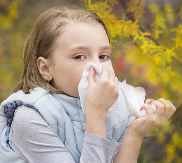Allergic rhinitis a little girl. - Photo, Image