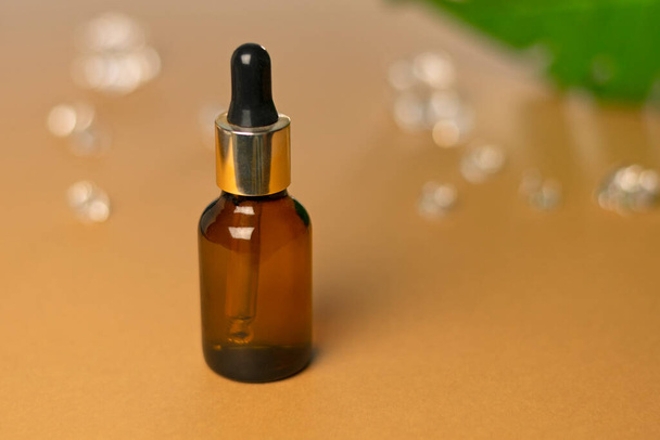 una botella de aceite cosmético natural - Foto, imagen