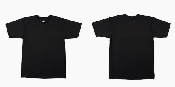 Κενό t-shirt χρώμα μαύρο πρότυπο μπροστά και πίσω όψη που απομονώνονται σε λευκό φόντο. Πουκάμισα βγαλμένα από ψηλά. Λευκά μαύρα t-shirt που απομονώνονται, mock up tshirt προς εκτύπωση. - Φωτογραφία, εικόνα
