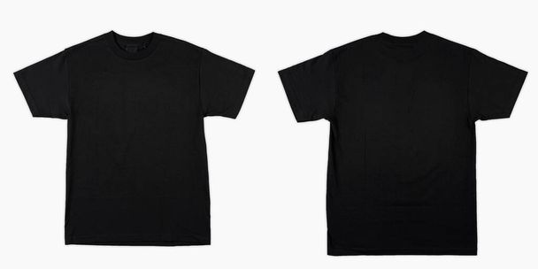 Κενό t-shirt χρώμα μαύρο πρότυπο μπροστά και πίσω όψη που απομονώνονται σε λευκό φόντο. Πουκάμισα βγαλμένα από ψηλά. Λευκά μαύρα t-shirt που απομονώνονται, mock up tshirt προς εκτύπωση. - Φωτογραφία, εικόνα