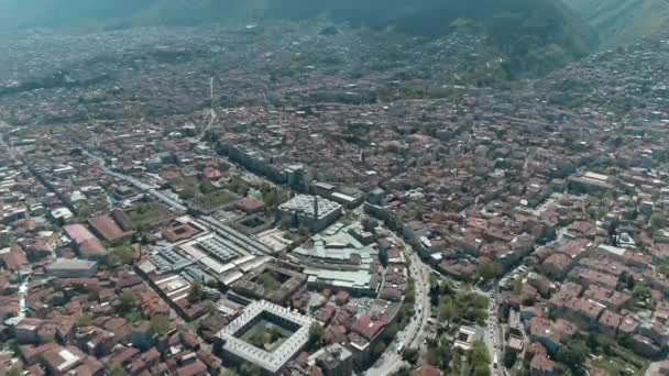 Vista aérea del Paisaje de la Ciudad de Bursa en Turquía. Filmación 4K en Turquía - Metraje, vídeo