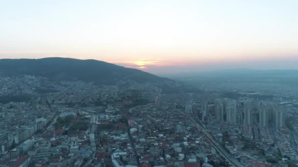 トルコのブルサ市の風景の空中ビュー。トルコでの4K映像 - 映像、動画
